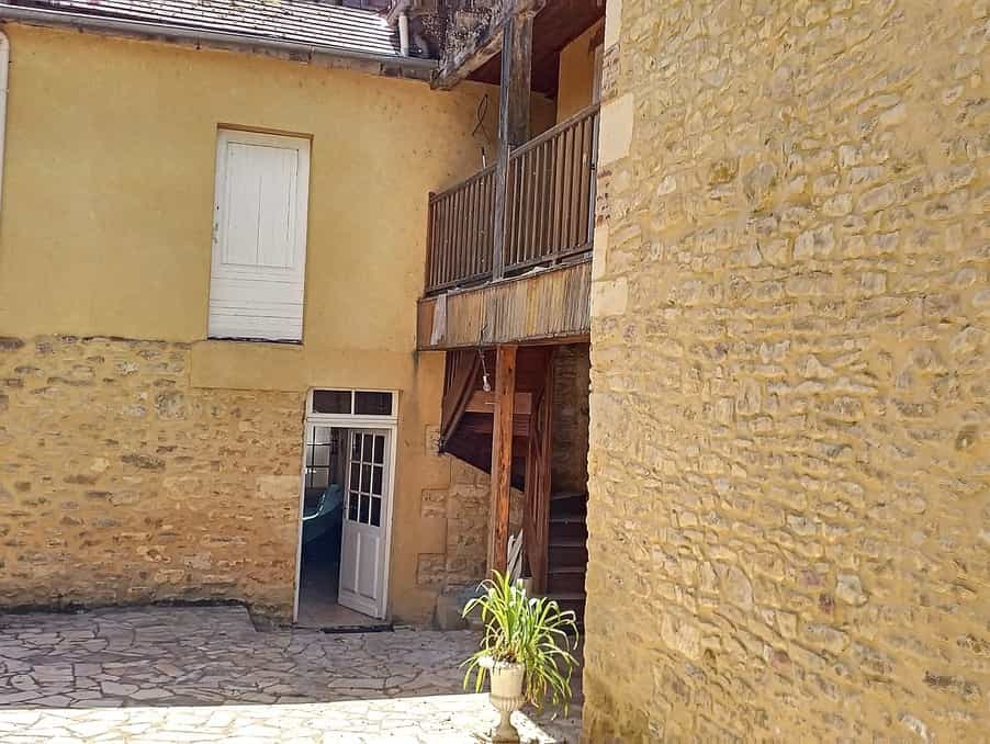 House in Coux-et-Bigaroque-Mouzens, Nouvelle-Aquitaine 10724814