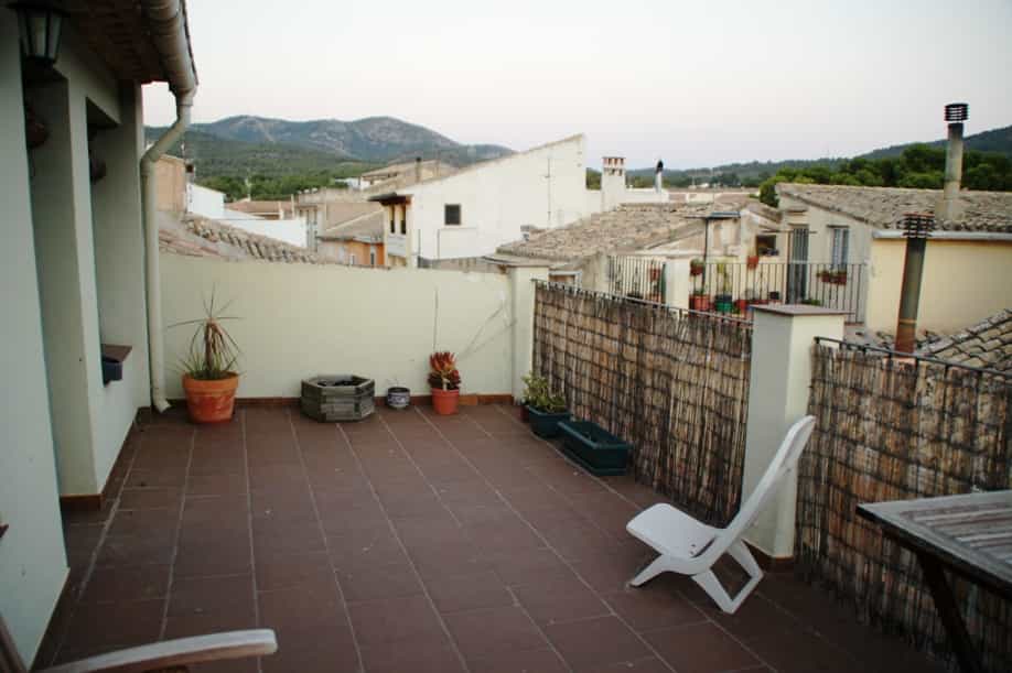 жилой дом в Biar, Comunidad Valenciana 10724944