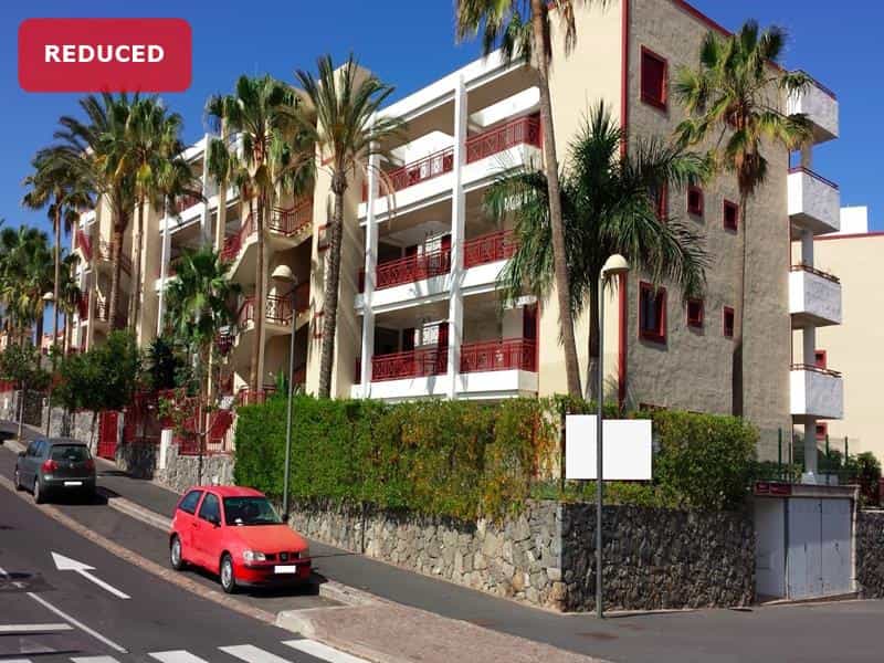 Condominium in Los Cristianos, Canary Islands 10726229