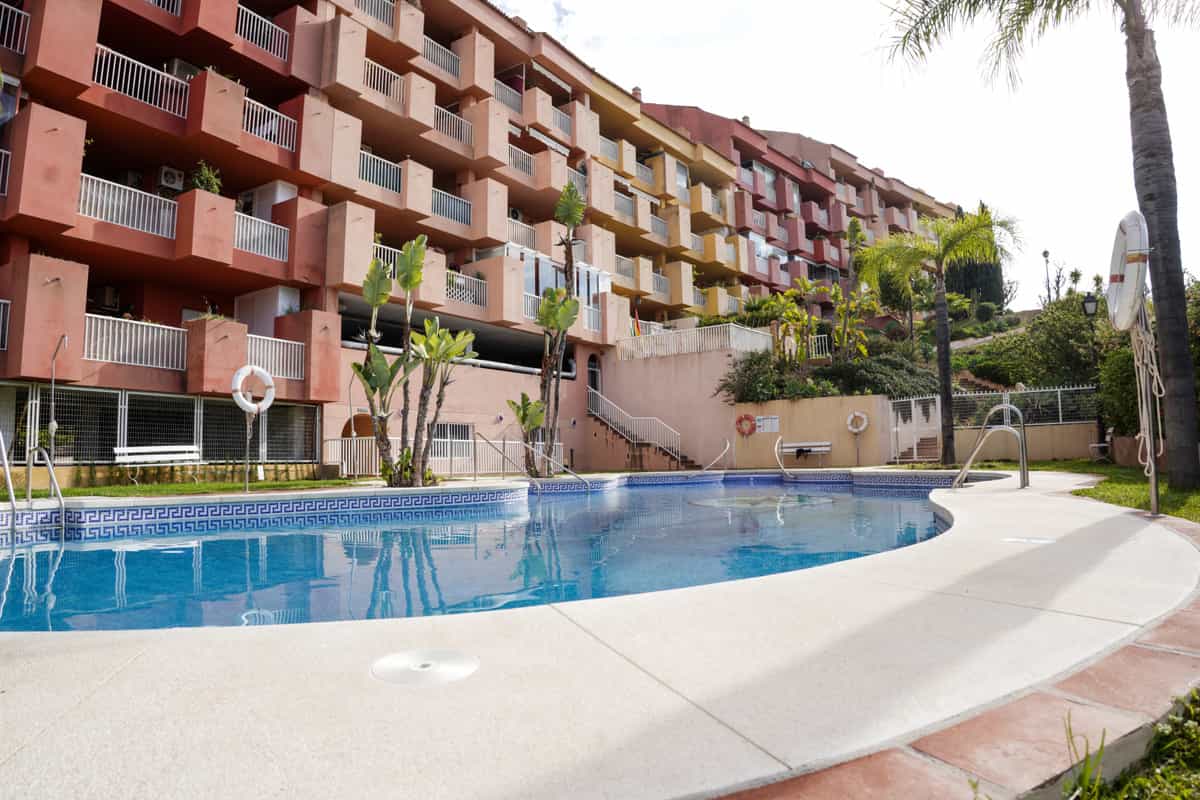 Condominium in Fuengirola, Andalusia 10726269