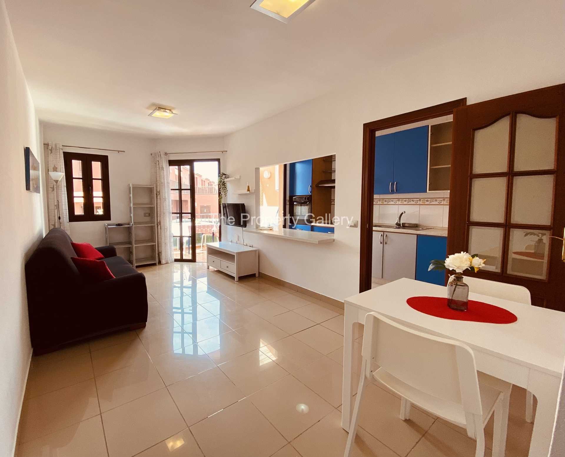 Condominium in Las Galletas, Canarische eilanden 10726289