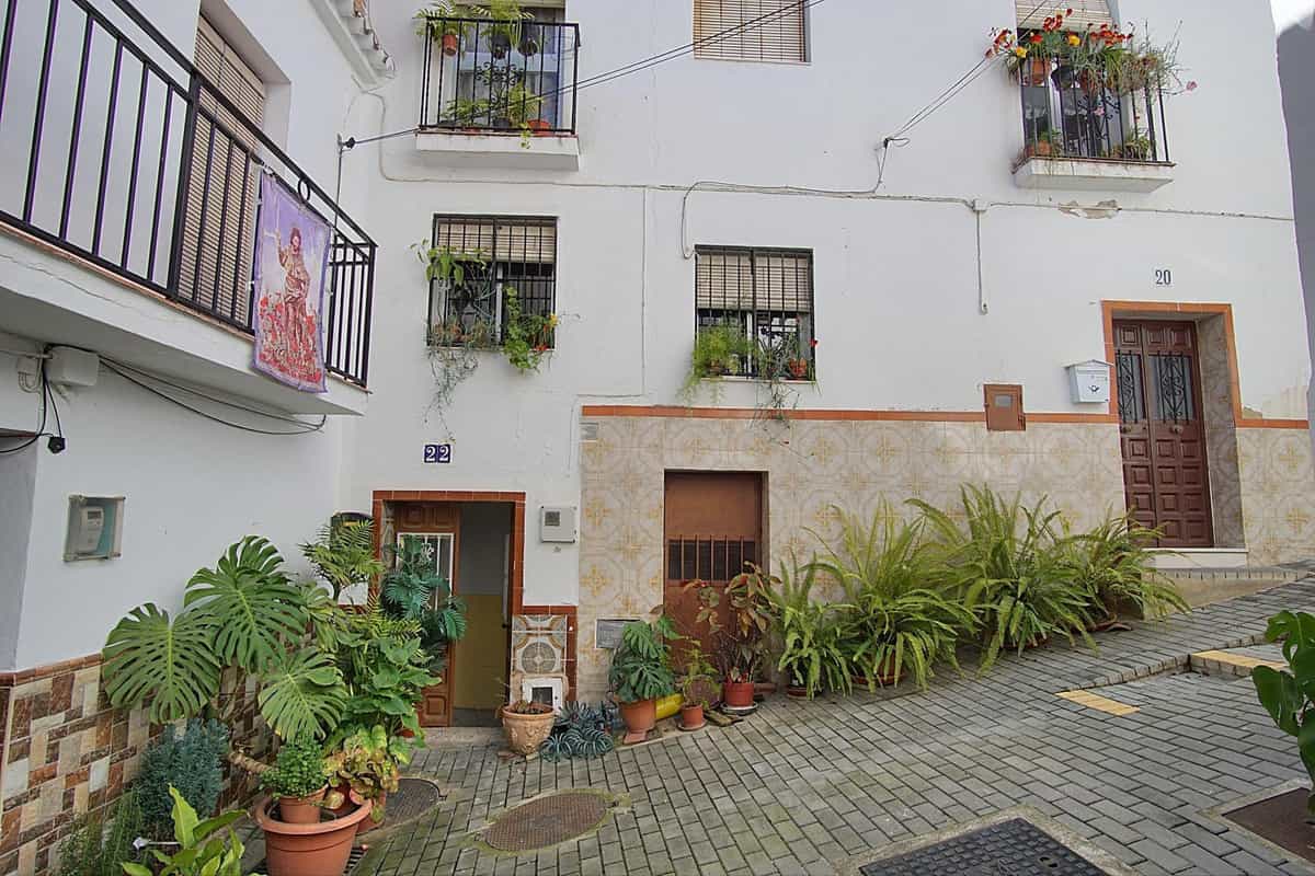 жилой дом в Tolox, Andalucía 10726933