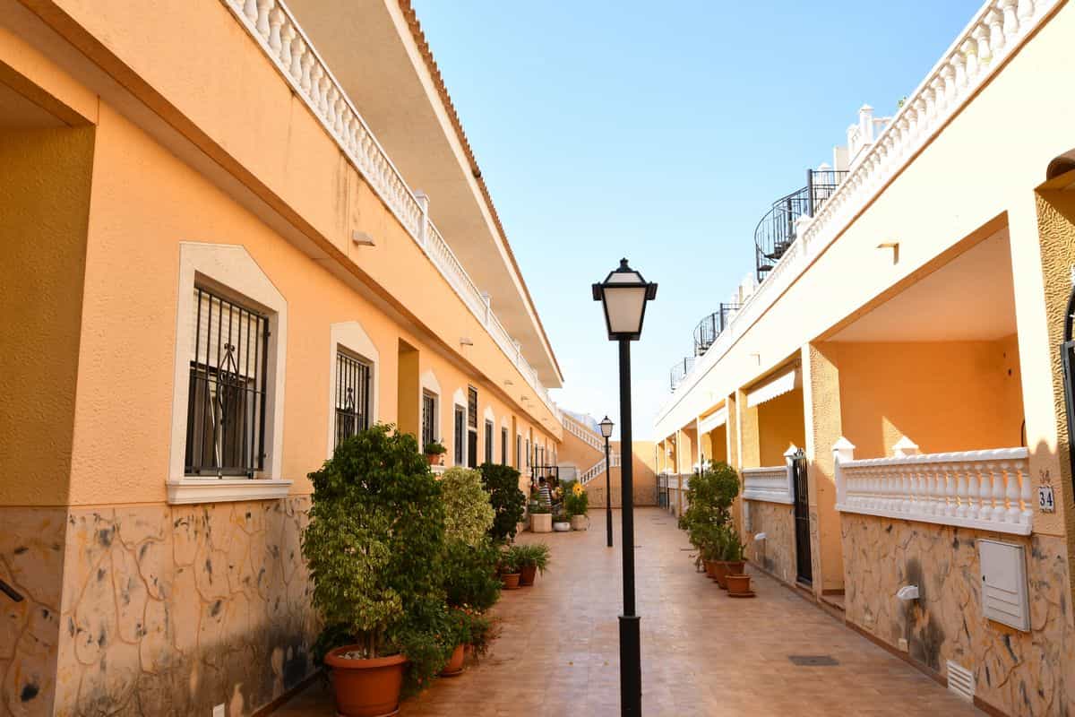 Condominium in San Bartolomé, Canary Islands 10727041