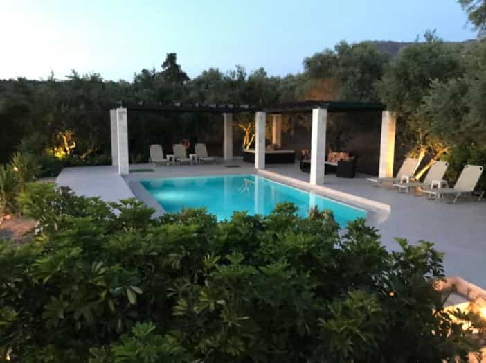 Будинок в Ніпос, Криті 10727798