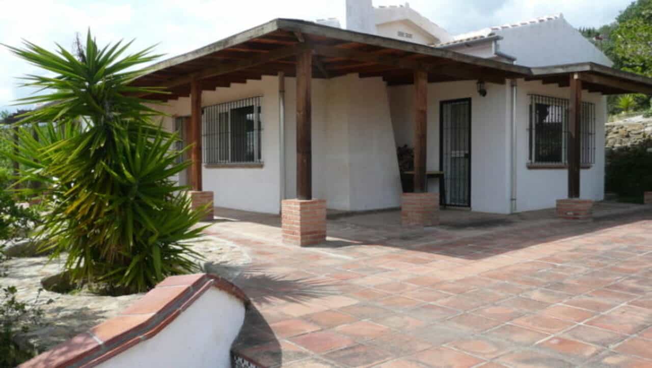 жилой дом в Вильянуэва-де-ла-Консепсьон, Андалусия 10728154