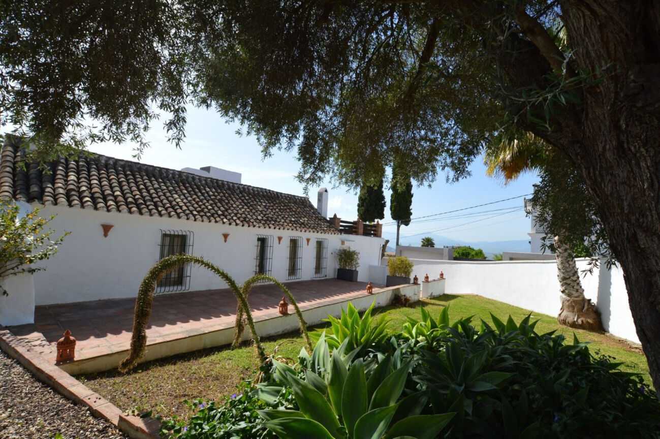 House in Alhaurin el Grande, Andalusia 10728196