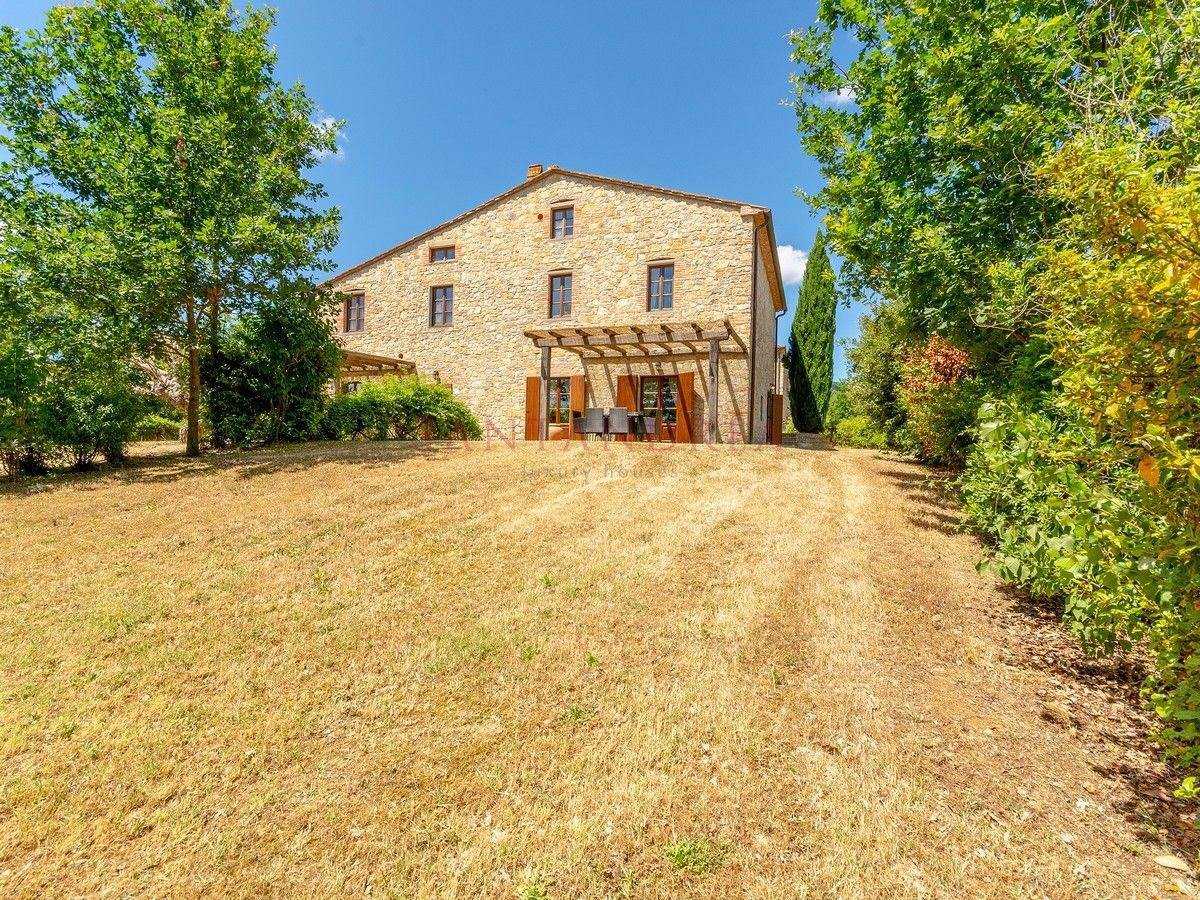 rumah dalam Bucine, Tuscany 10728371
