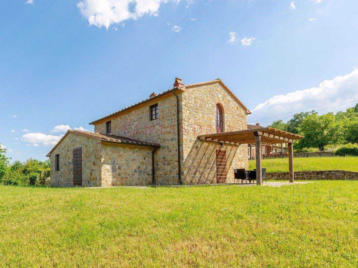 rumah dalam Bucine, Tuscany 10728386