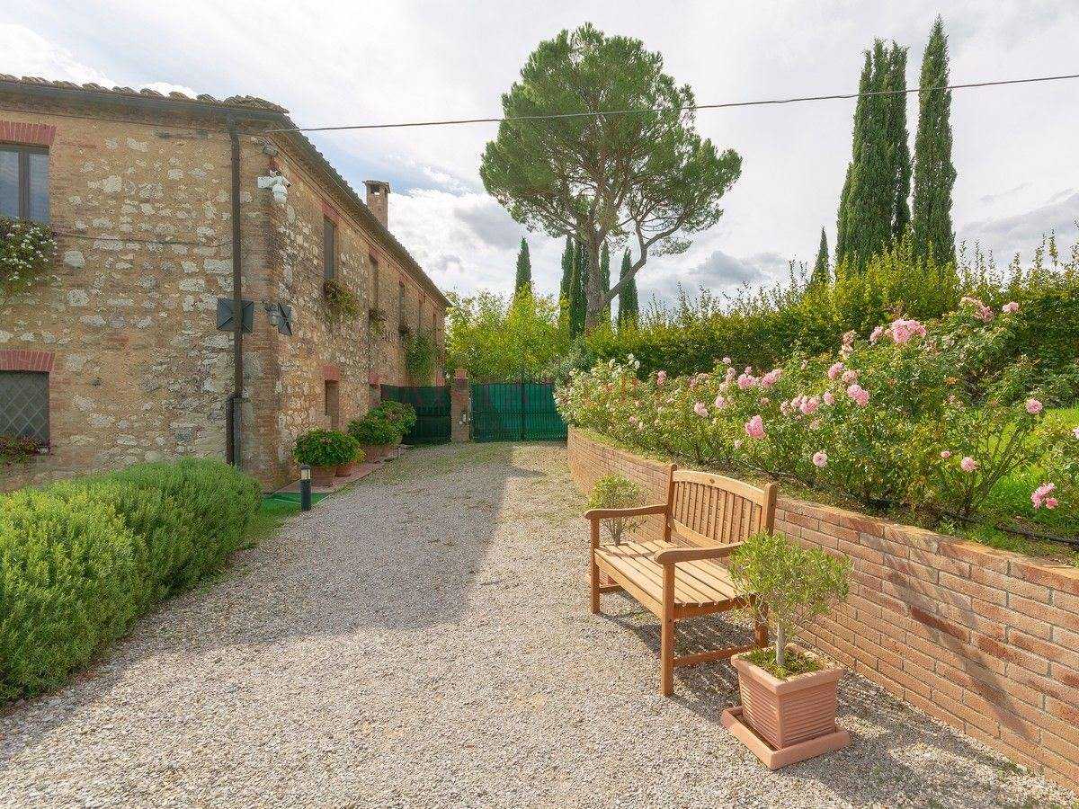 House in Monteroni d'Arbia, Tuscany 10728389