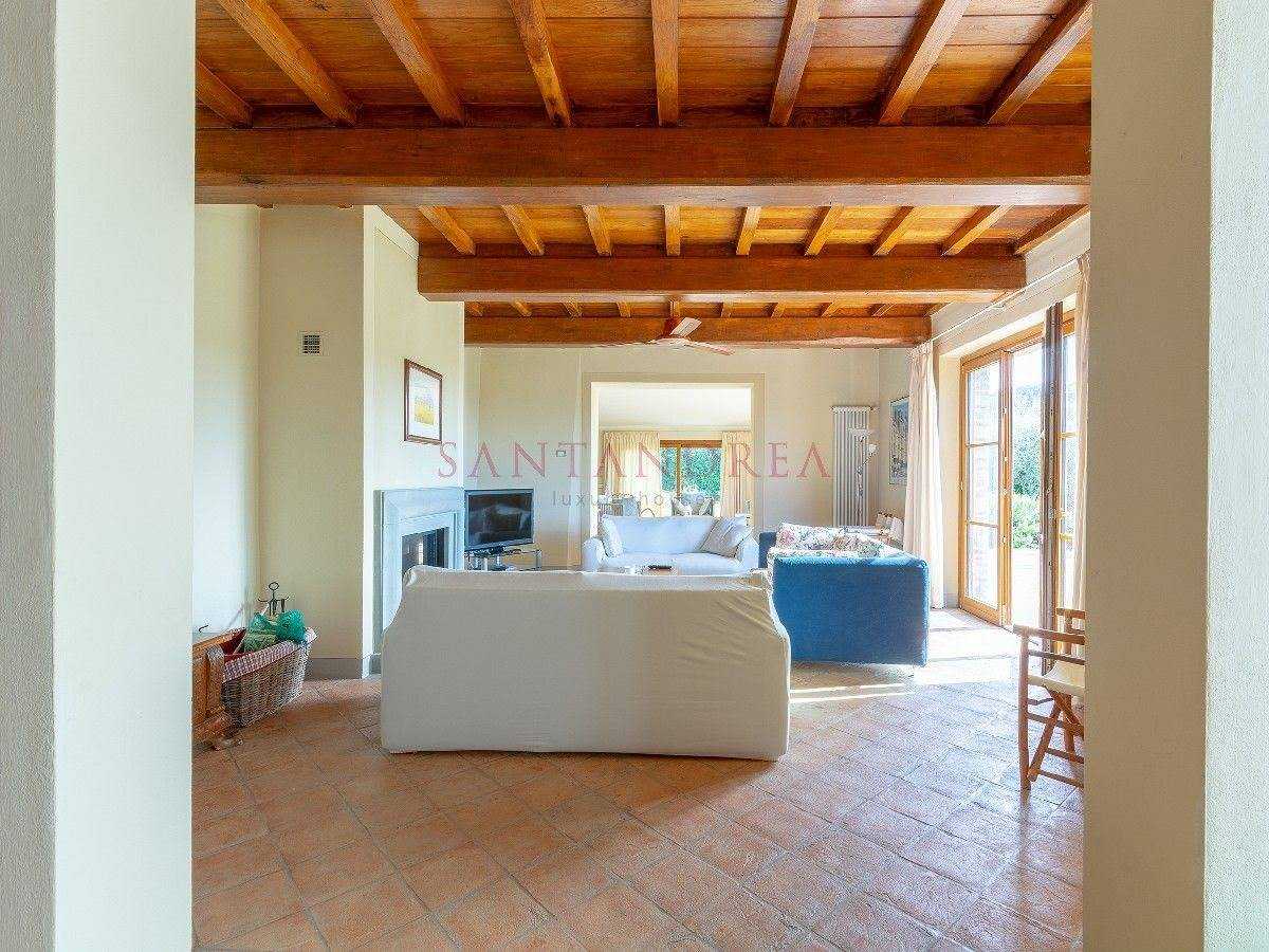 rumah dalam Certaldo, Tuscany 10728392