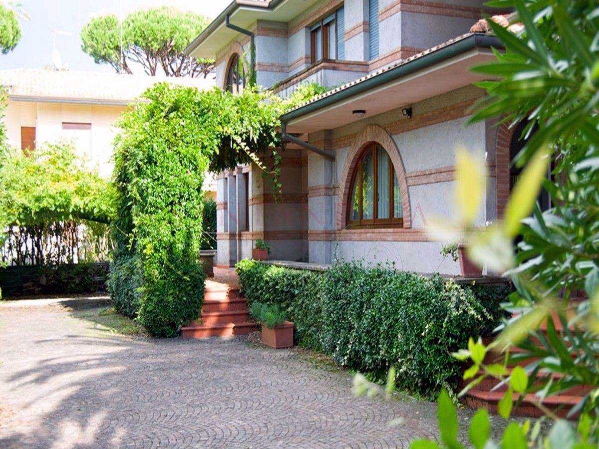 жилой дом в Форте дей Марми, Тоскана 10728484