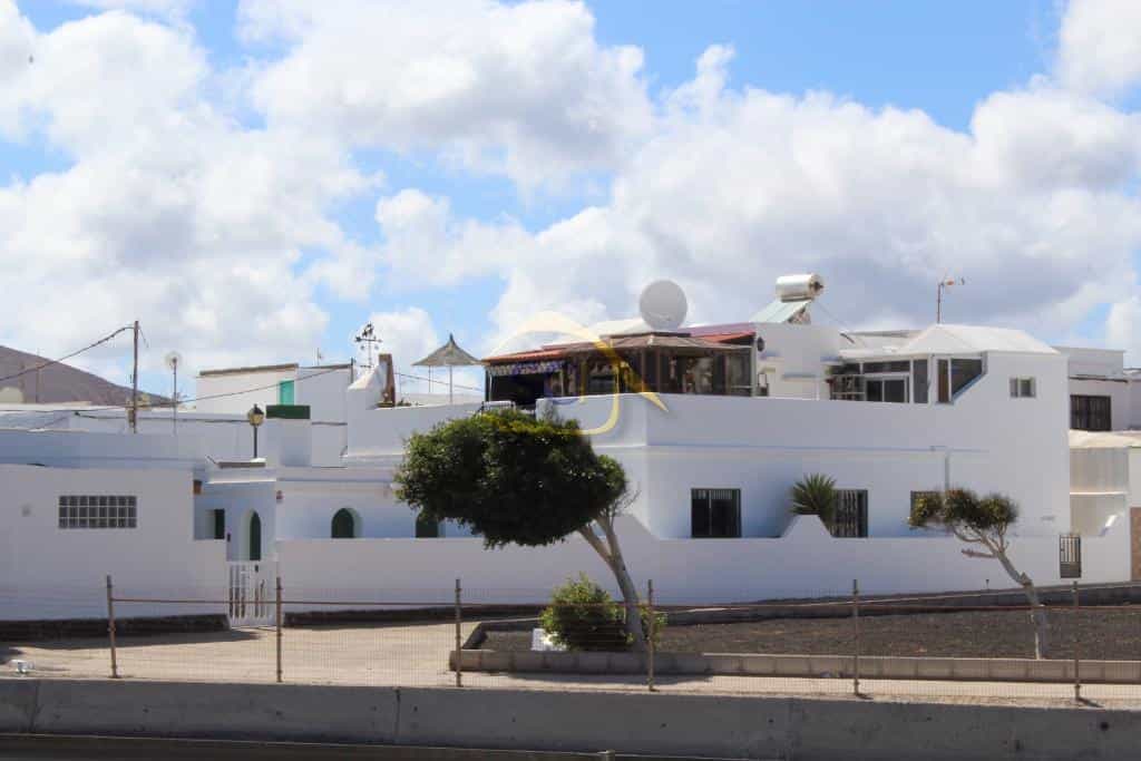 House in Tias, Canary Islands 10730039