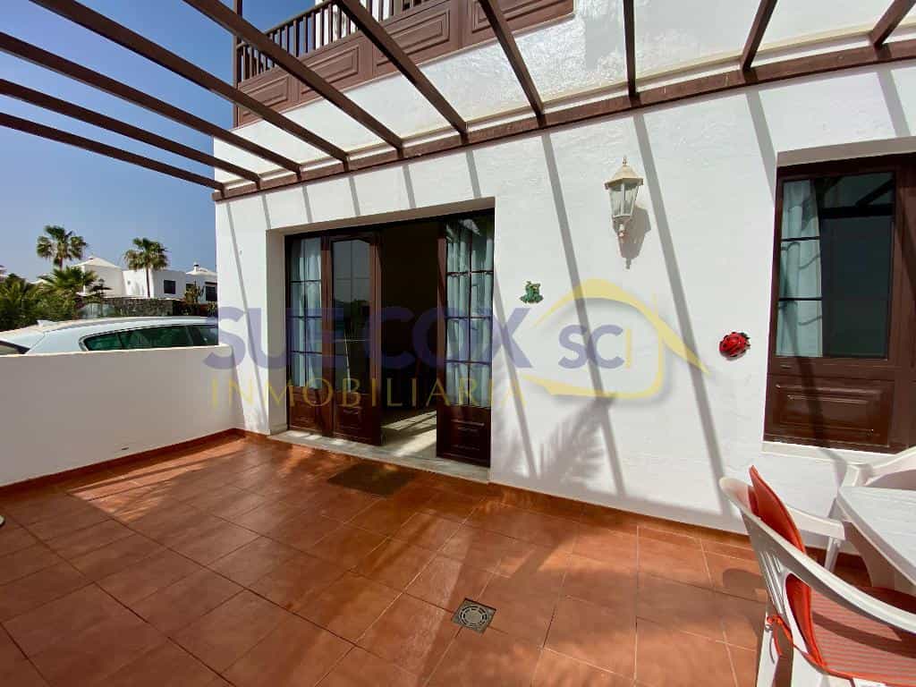Condominium in Arrecife, Canary Islands 10730123