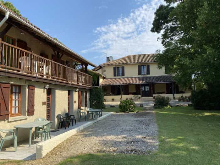 Rumah di La Celle-sous-Gouzon, Nouvelle-Aquitaine 10730211