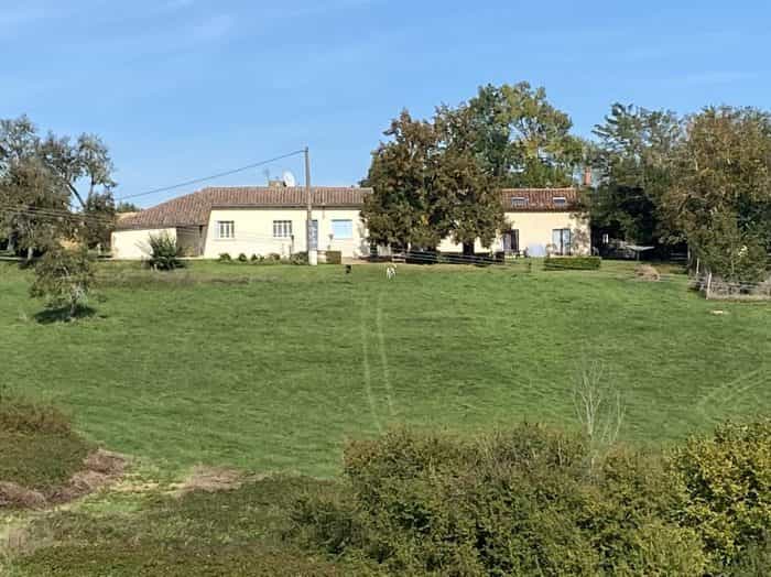 σπίτι σε La Celle-sous-Gouzon, Nouvelle-Aquitaine 10730280
