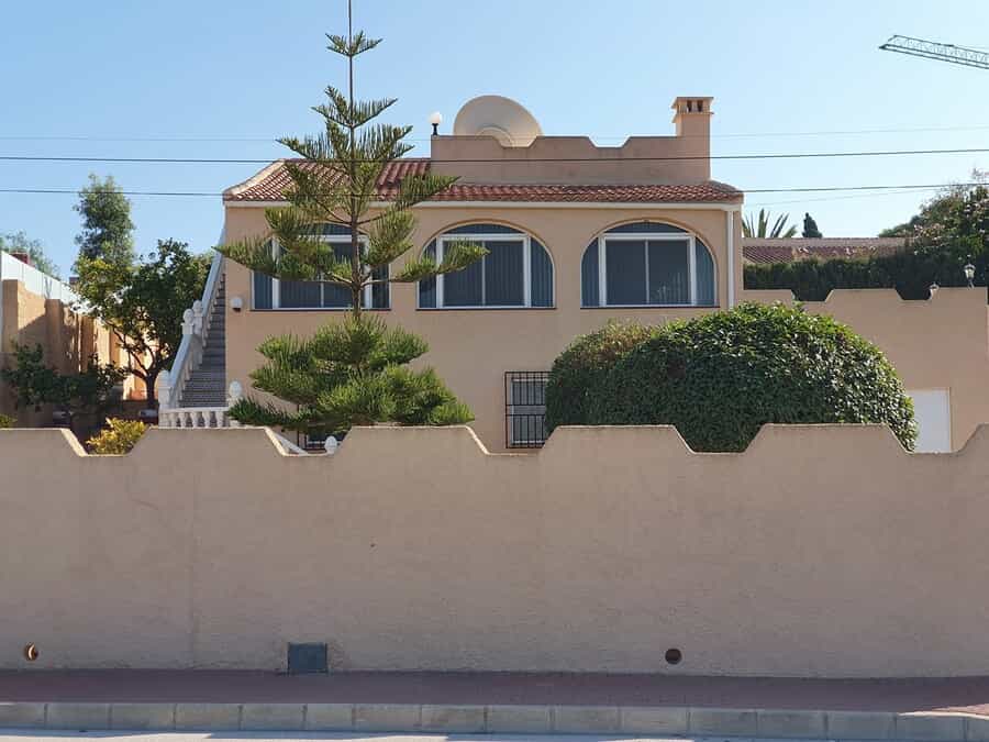 房子 在 Torrevieja, Comunidad Valenciana 10730417