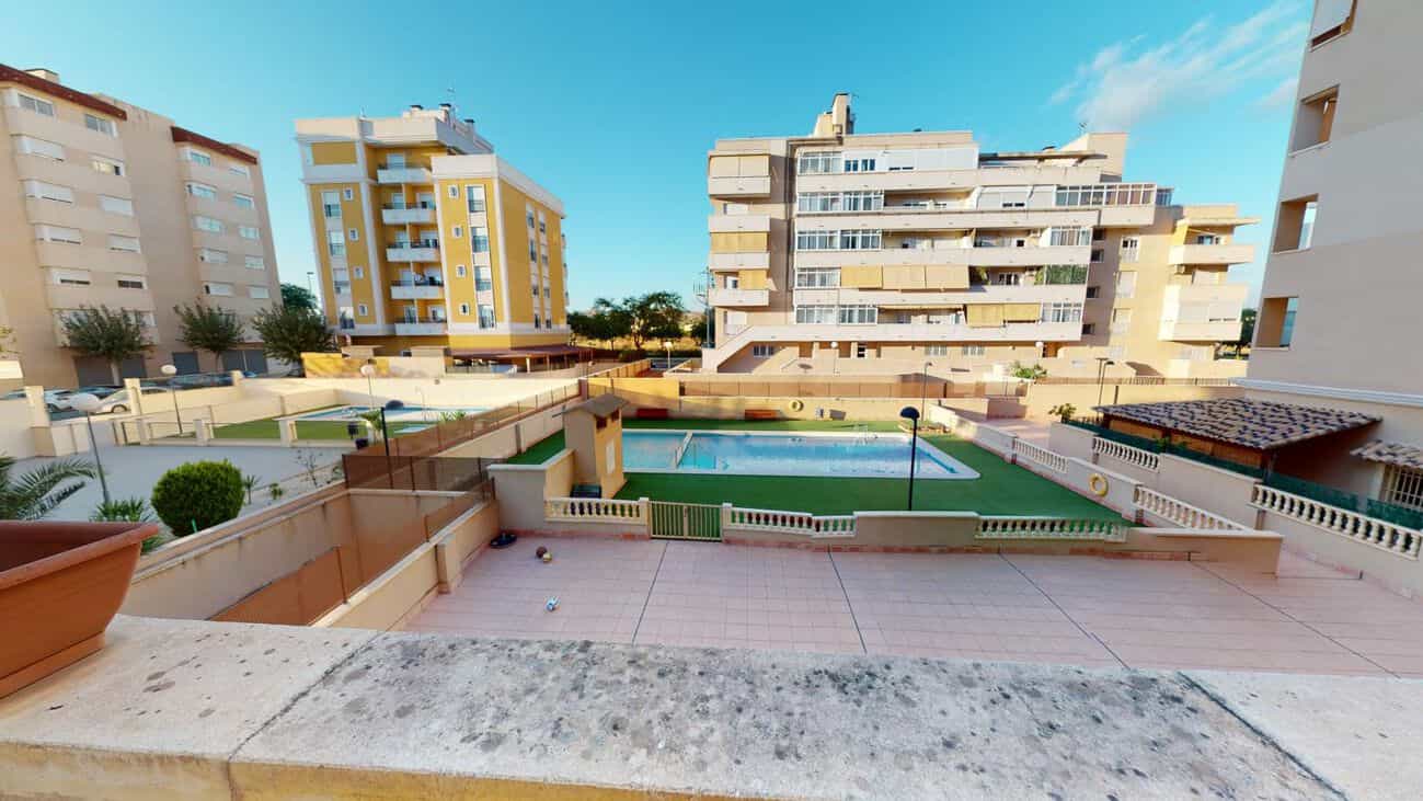 Condominium in Elche, Valencia 10731313