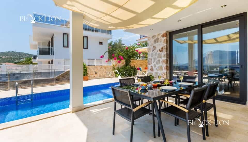 Condominium in Kalkan, Antalya 10731490
