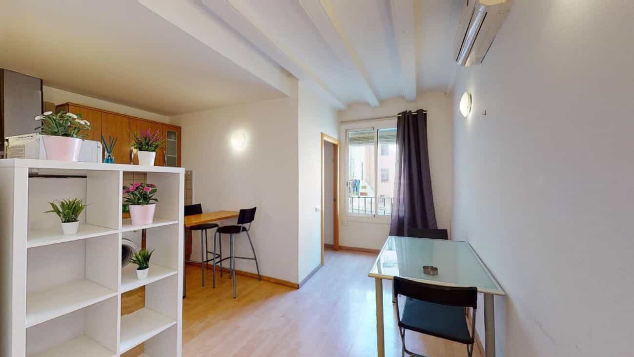 Condominium in Sant Just Desvern, Catalonië 10731805