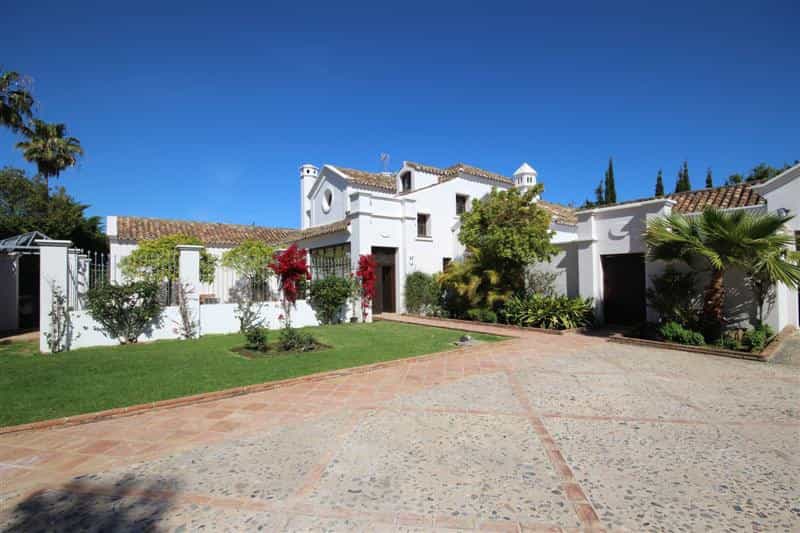 rumah dalam Estepona, Andalucía 10732760
