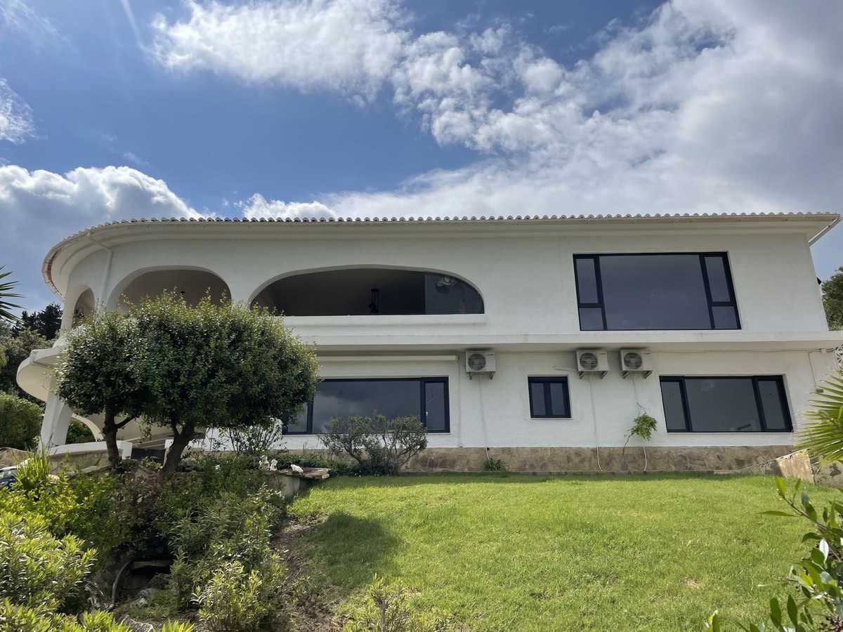 House in Alhaurin el Grande, Andalusia 10732887