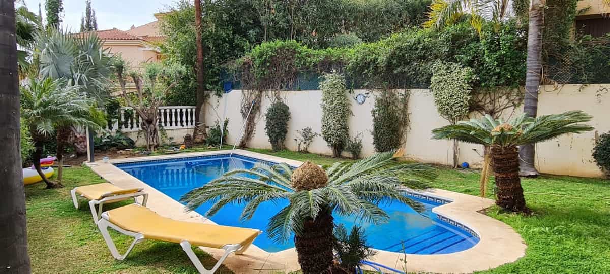 House in Fuengirola, Andalusia 10733349