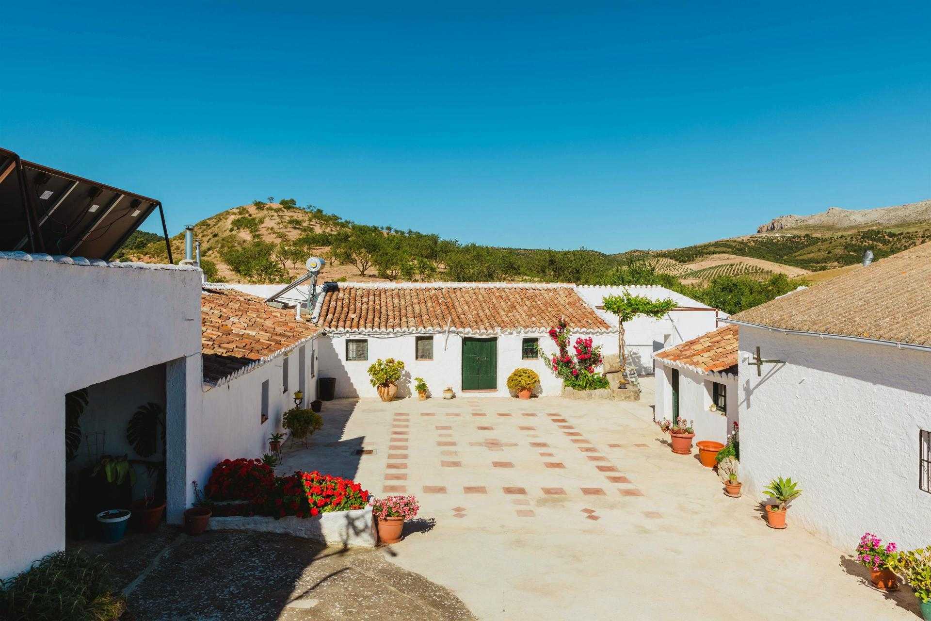 жилой дом в Ardales, Andalucía 10733353