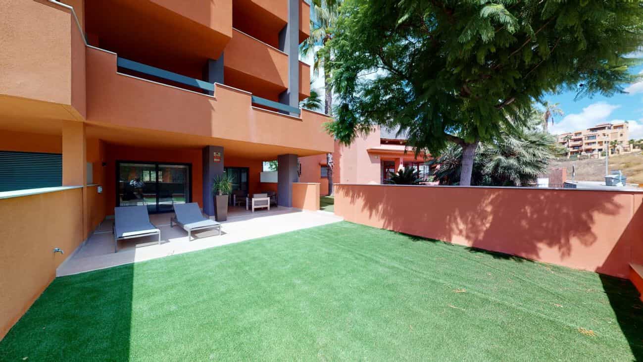 Condominium in Orihuela, Comunidad Valenciana 10734990