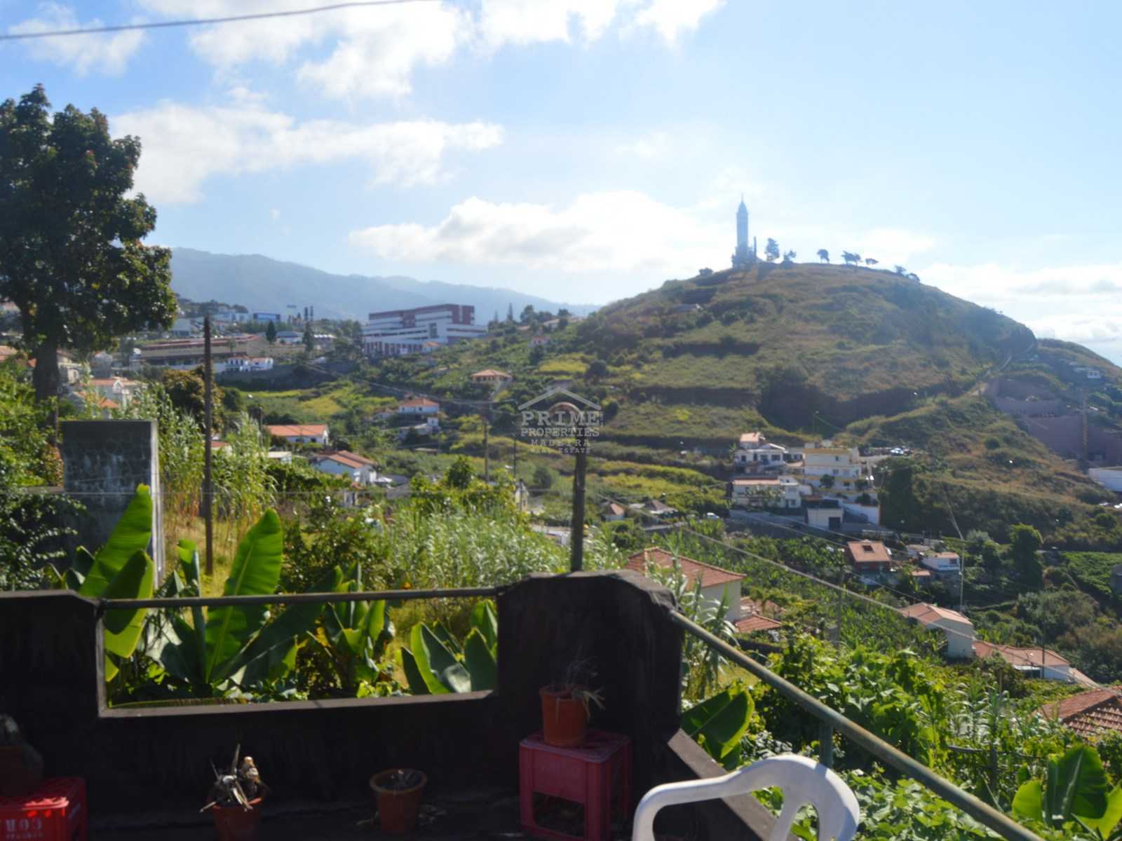 Tanah dalam Santo Antonio, Madeira 10735466