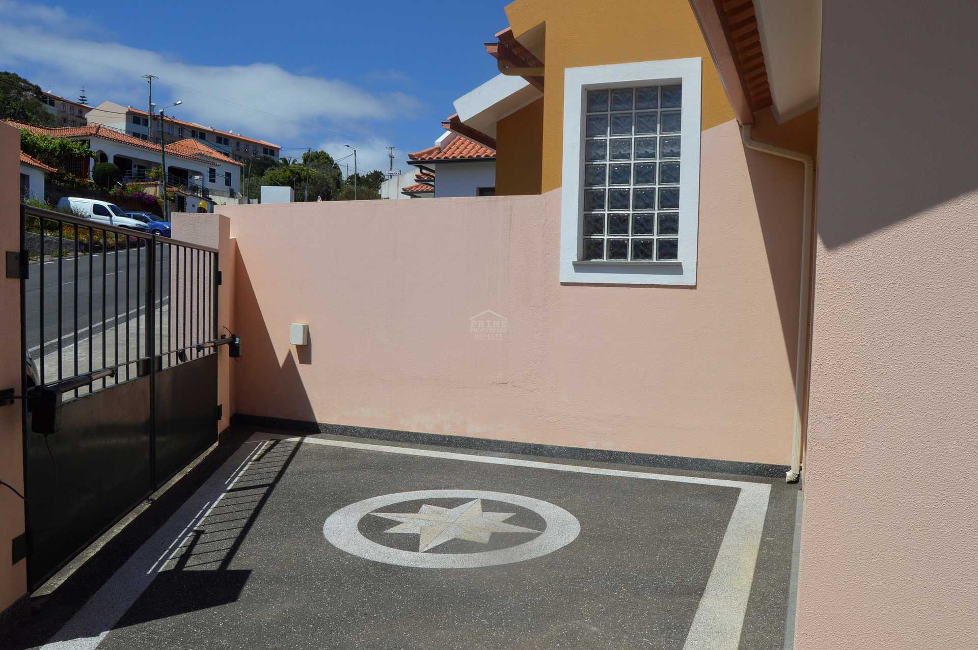 Будинок в Caniço, Madeira 10735473
