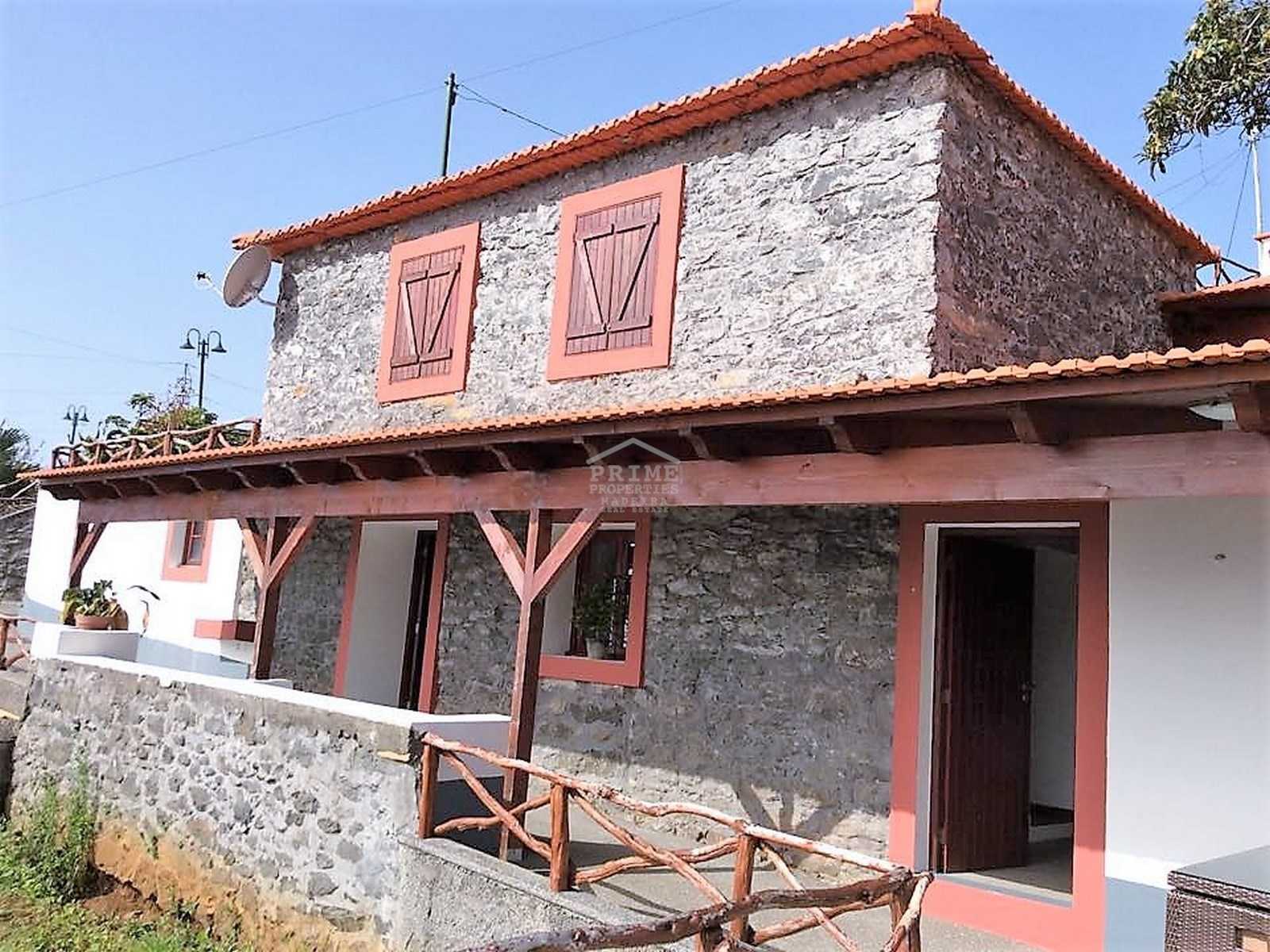 жилой дом в Венда-ду-Аталиньо, Мадейра 10735536