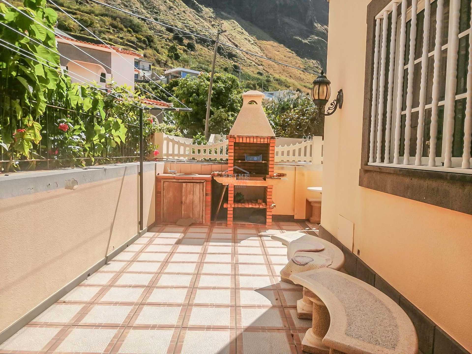 σπίτι σε Paul Do Mar, Madeira 10735710