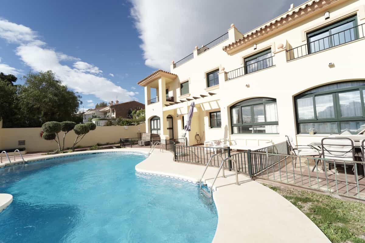 Rumah di Las Lagunas de Mijas, Andalucía 10736006