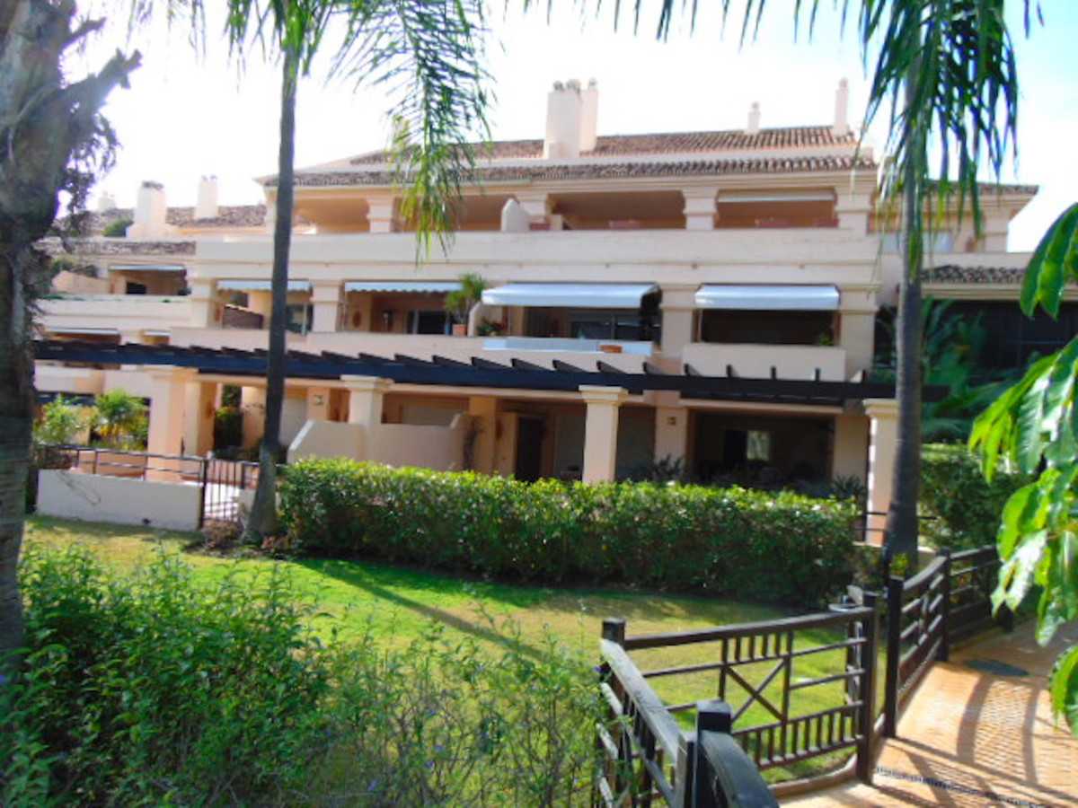 Condominium in San Pedro de Alcantara, Andalusia 10737427