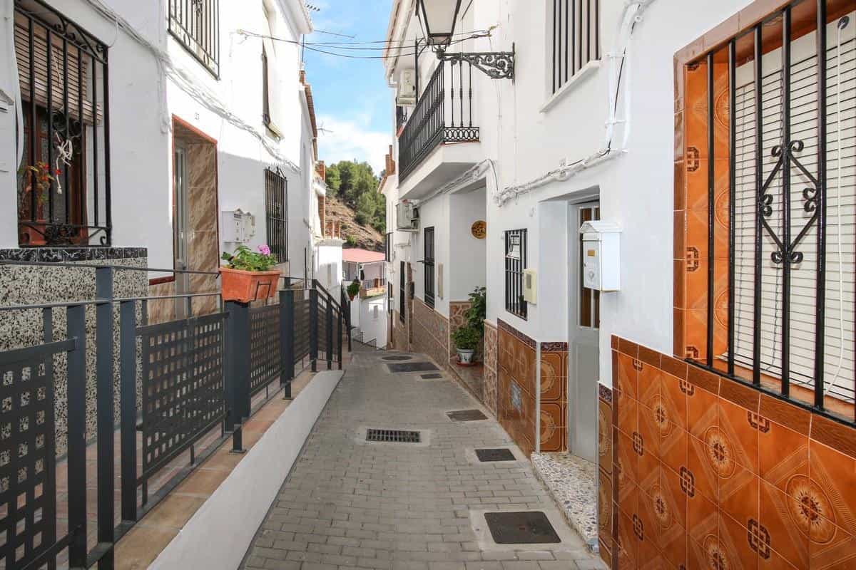 Будинок в Tolox, Andalucía 10737567