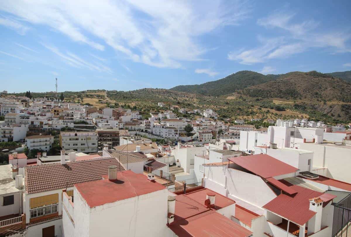 loger dans Tolox, Andalucía 10737567