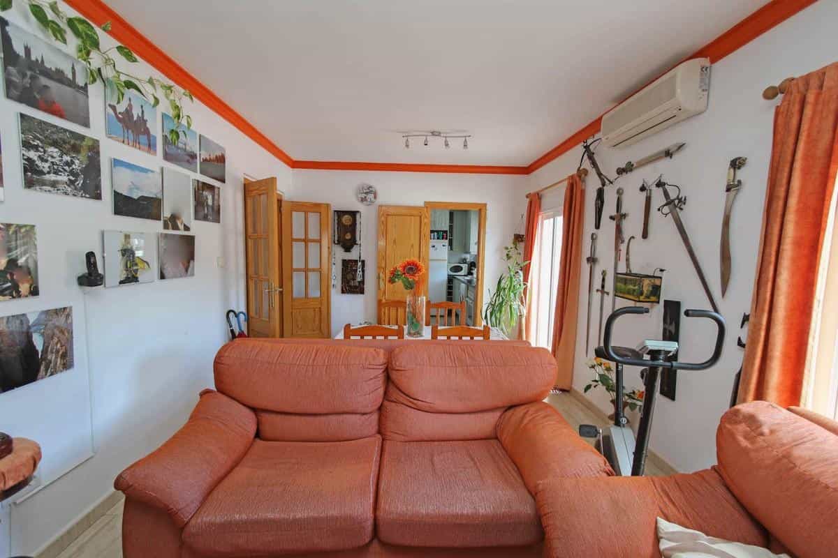 Квартира в Tolox, Andalucía 10737797