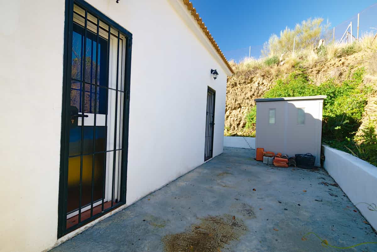 Casa nel Vélez-Málaga, Andalucía 10737934