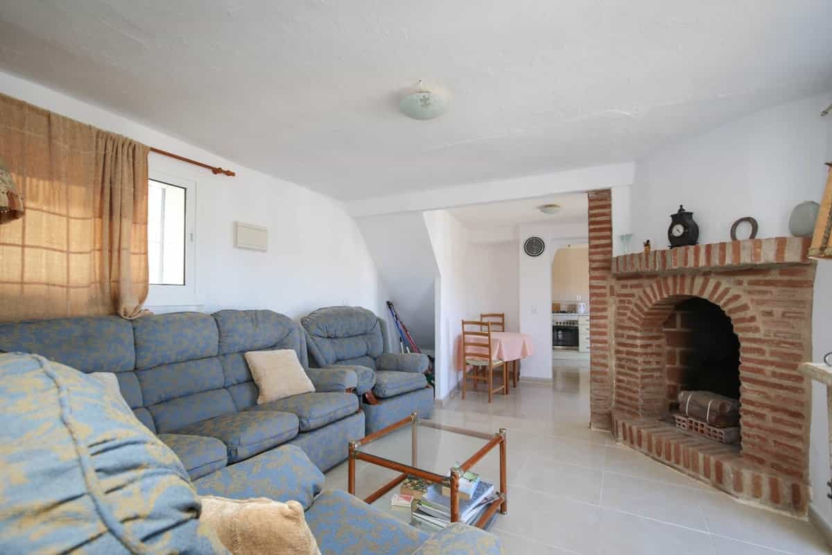 房子 在 Tolox, Andalucía 10739021