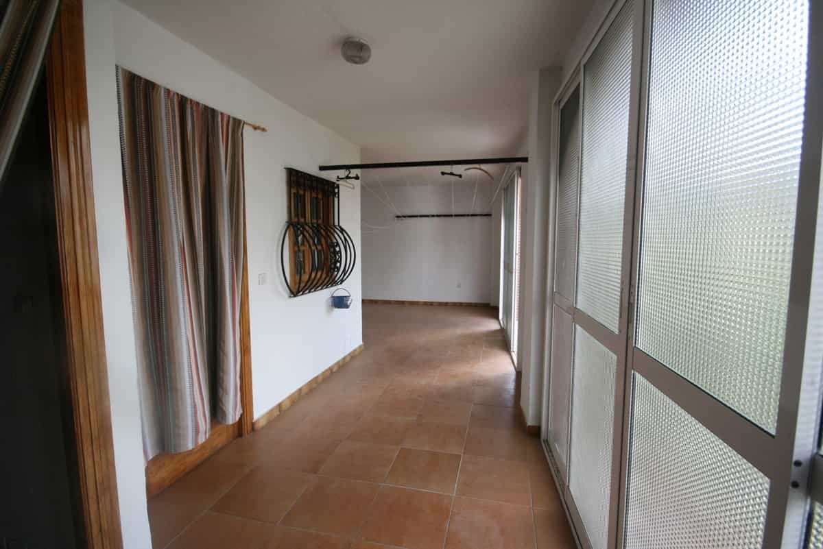 公寓 在 Tolox, Andalucía 10739081