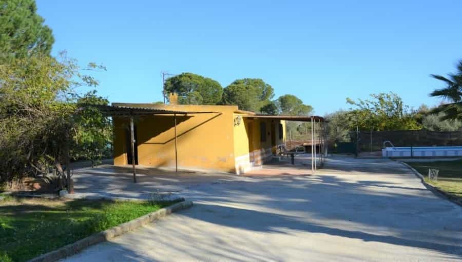 жилой дом в Hinojos, Andalucía 10739490