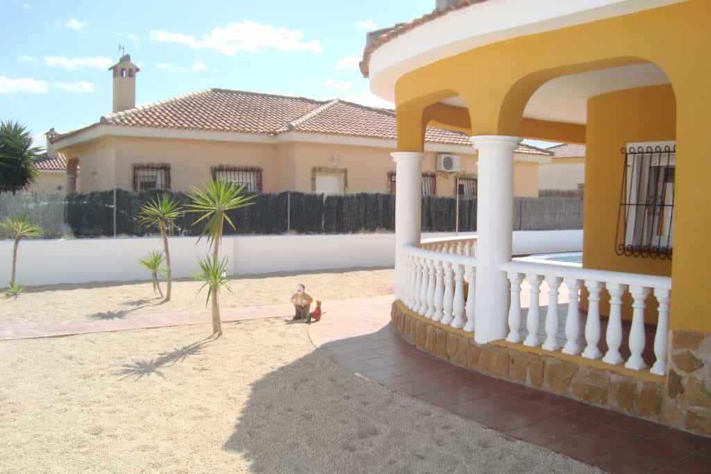 Будинок в Gea y Truyols, Región de Murcia 10739681