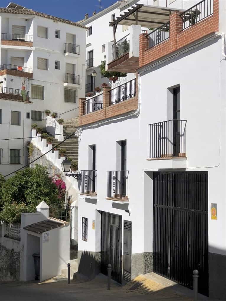 房子 在 Tolox, Andalucía 10740261