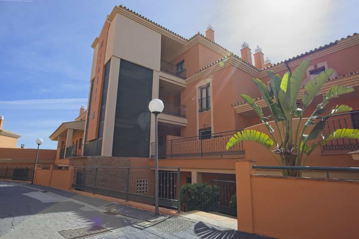 Condominium in Ojen, Andalusia 10740849