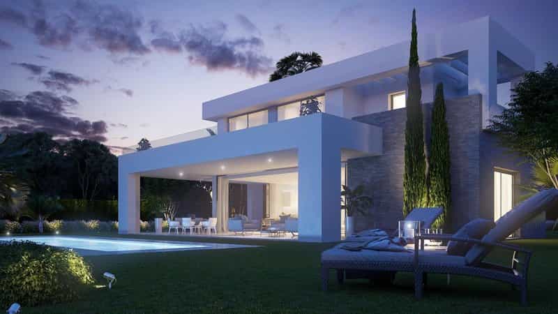 House in Fuengirola, Andalusia 10741235