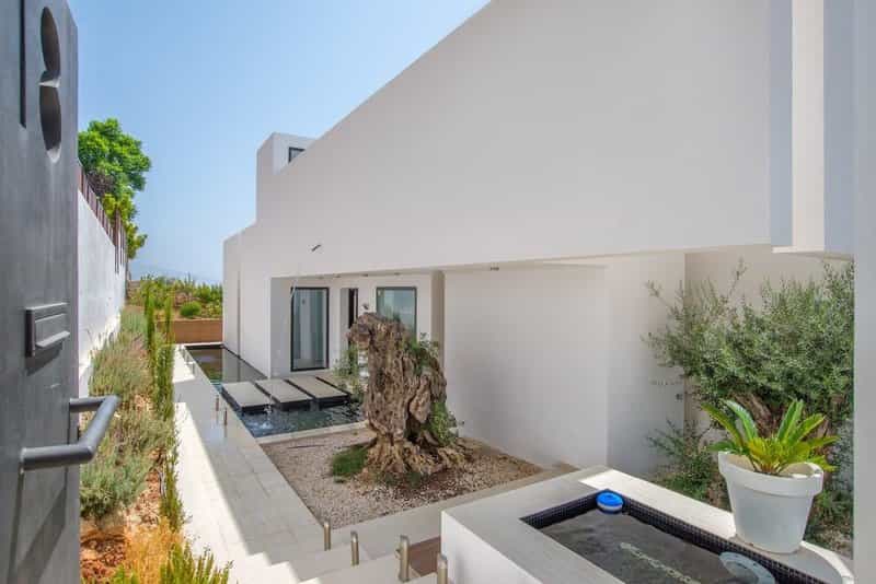 House in Malaga, Andalusia 10742101