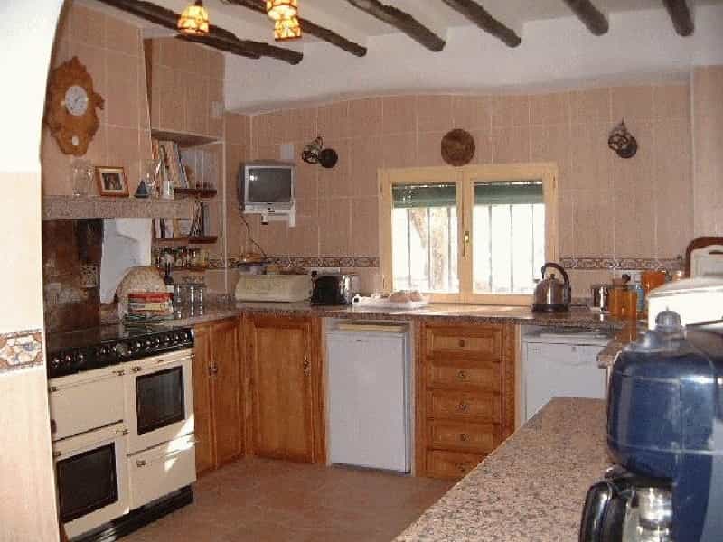 House in Casariche, Andalusia 10742257