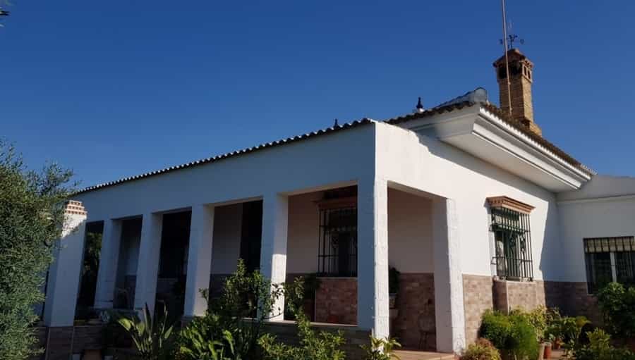 房子 在 Hinojos, Andalucía 10743417