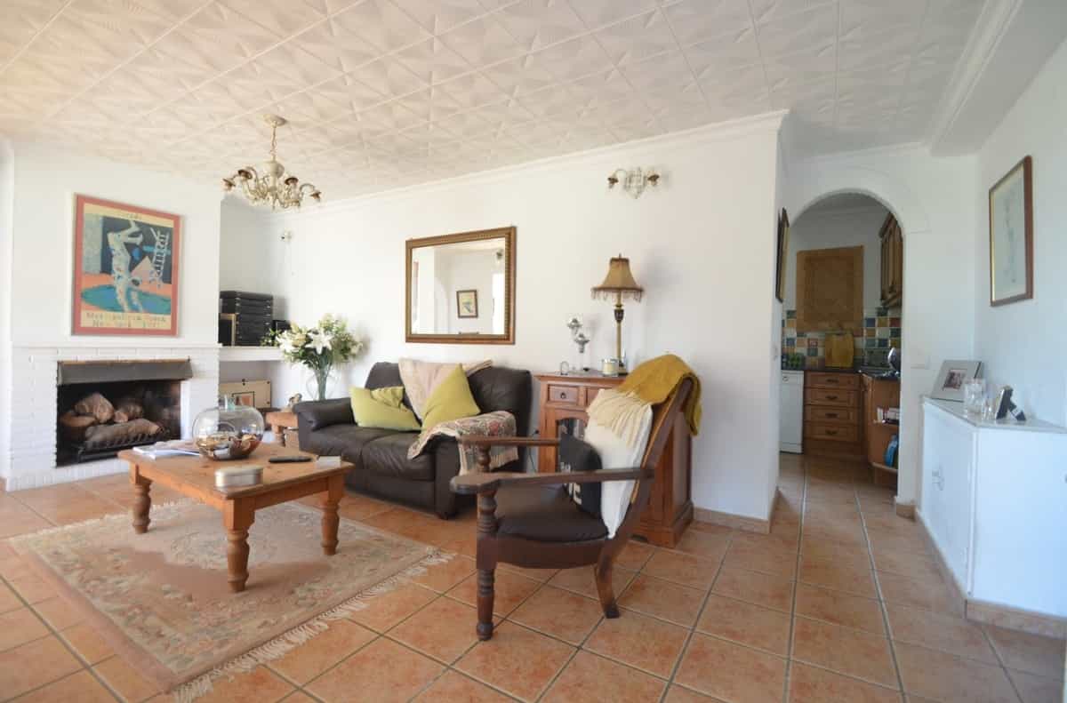 rumah dalam Estepona, Andalusia 10743729