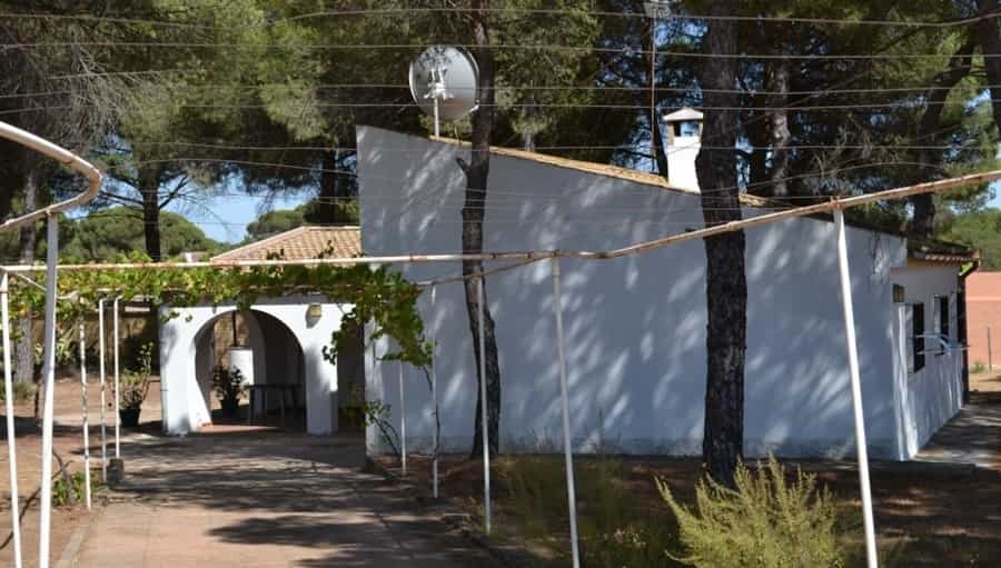 House in Bonares, Andalucía 10744484